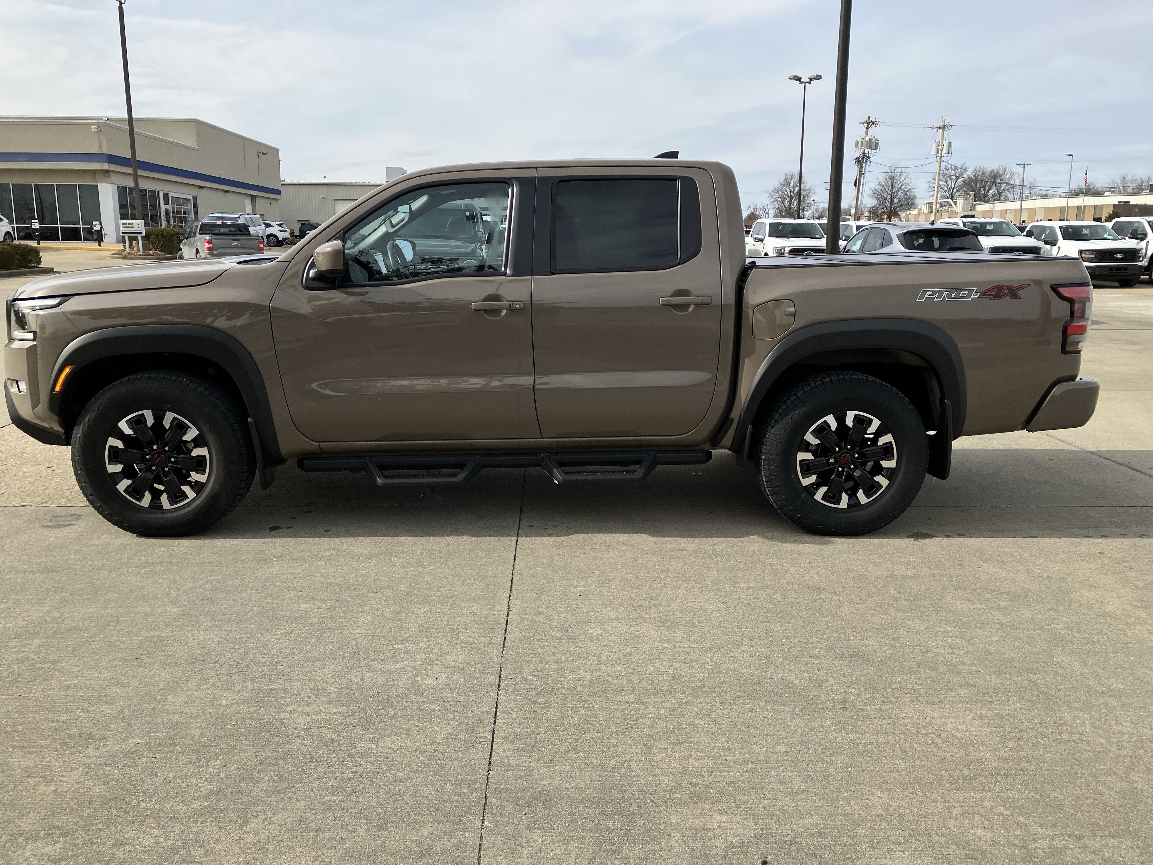 Used 2024 Nissan Frontier PRO-4X w/ Technology Package image 2