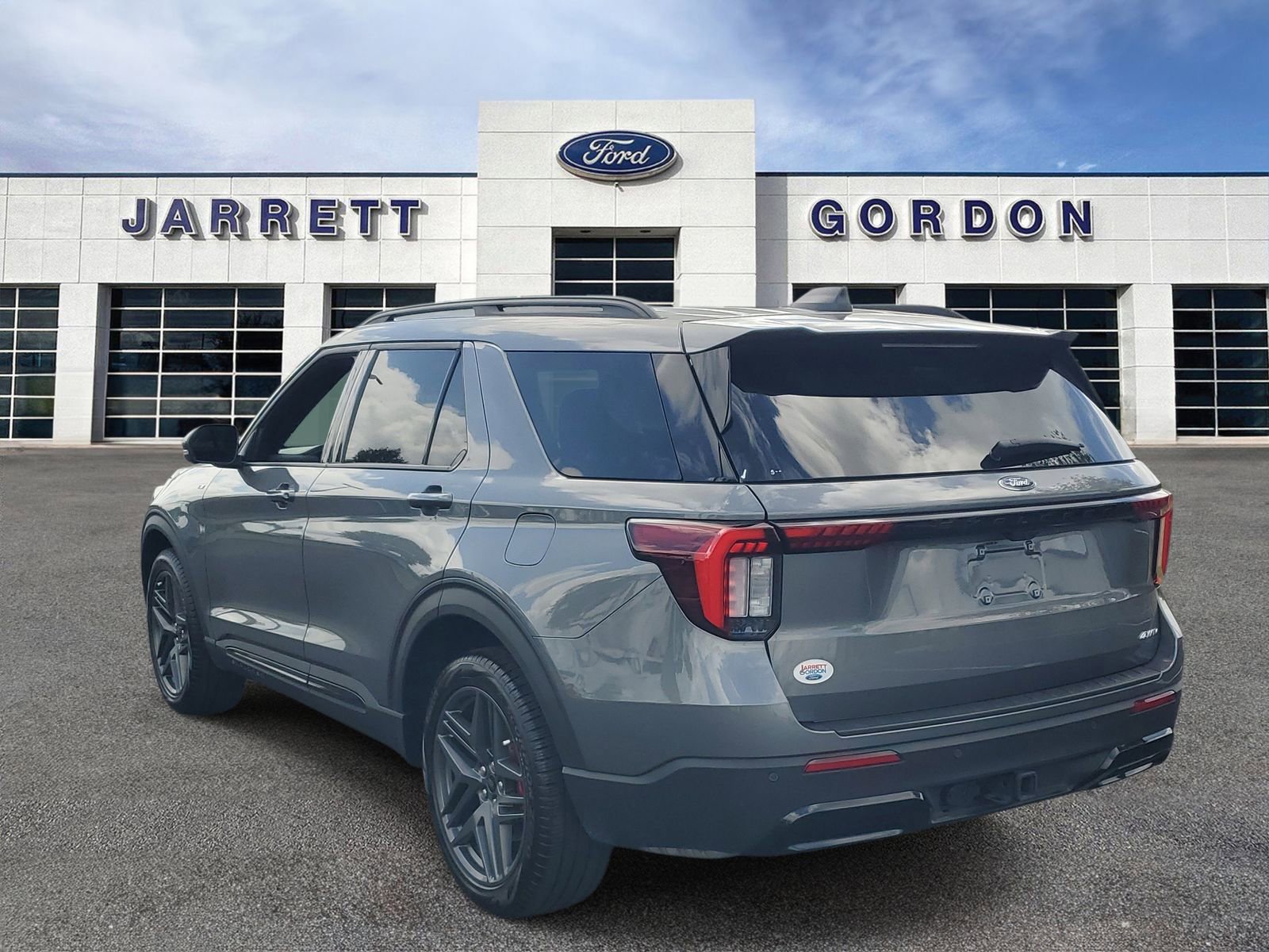 Certified 2025 Ford Explorer ST-Line w/ ST-Line Street Pack image 2