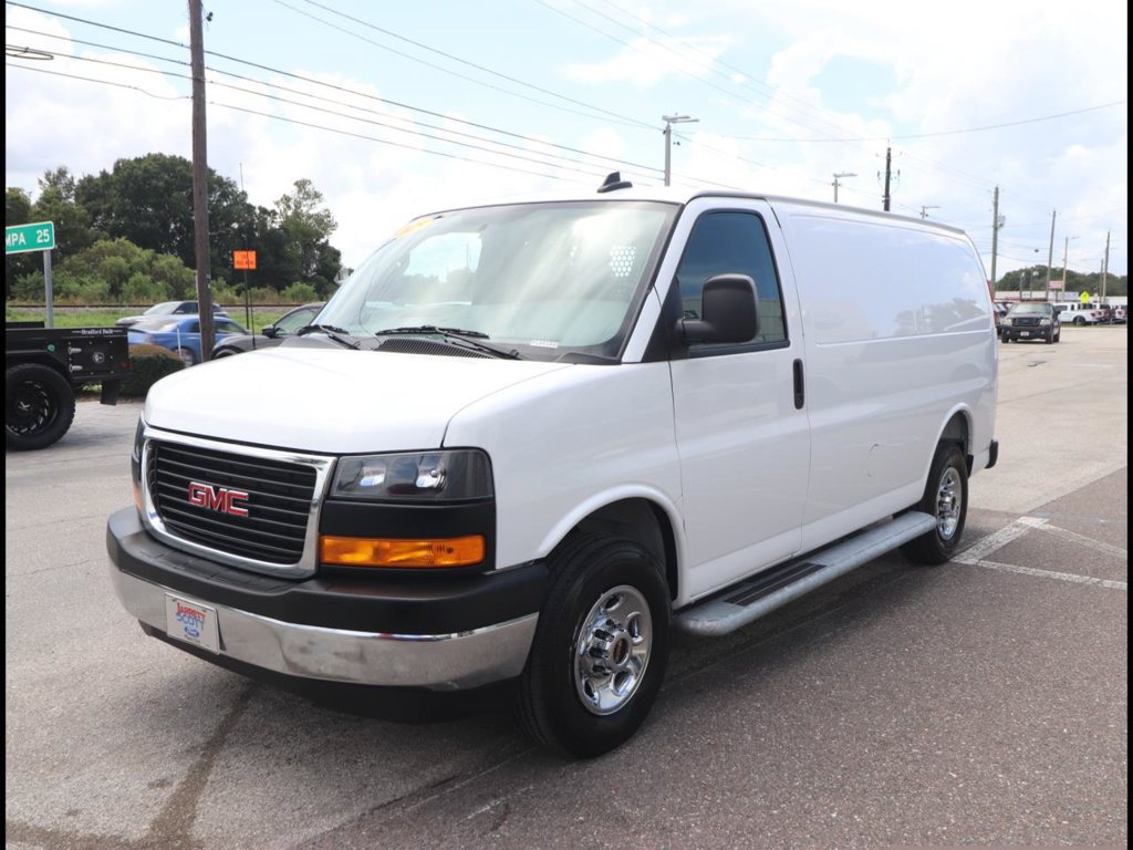 Used 2025 GMC Savana 2500 w/ Driver Convenience Package RWD image 5