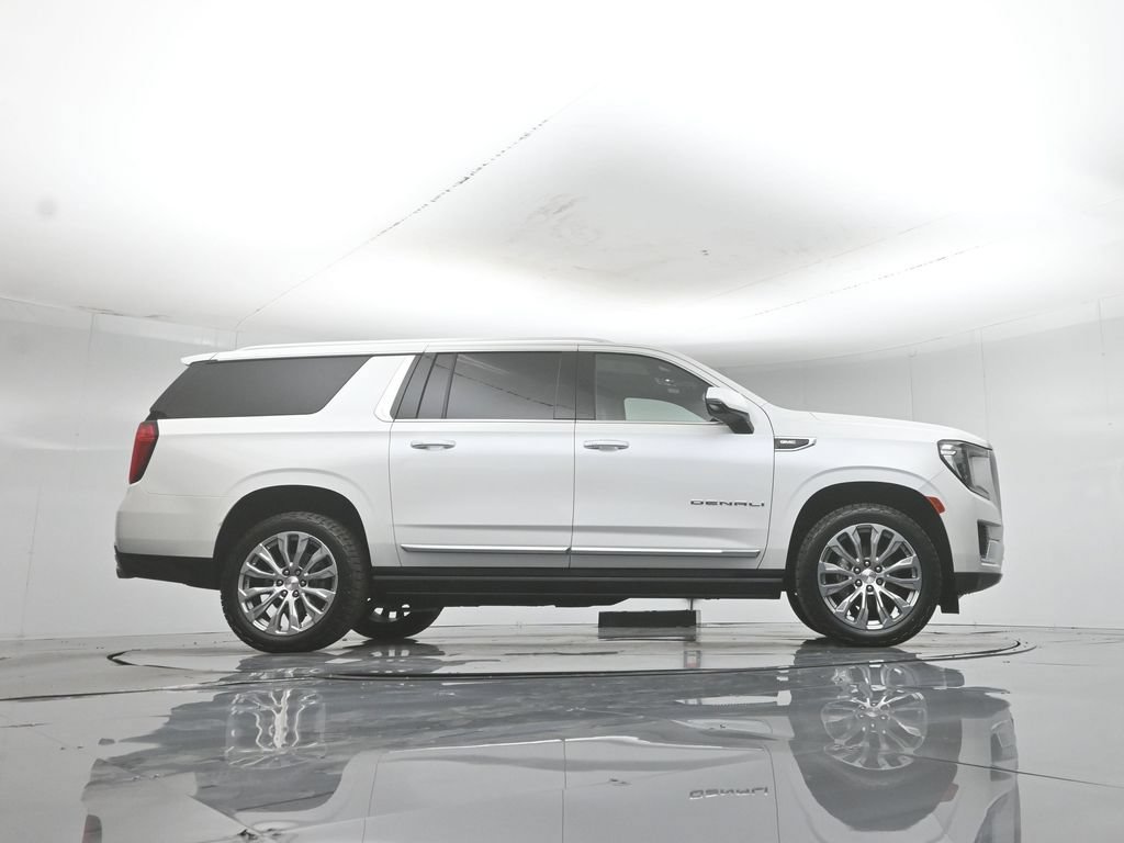 Used 2023 GMC Yukon XL Denali AWD/4WD image 49