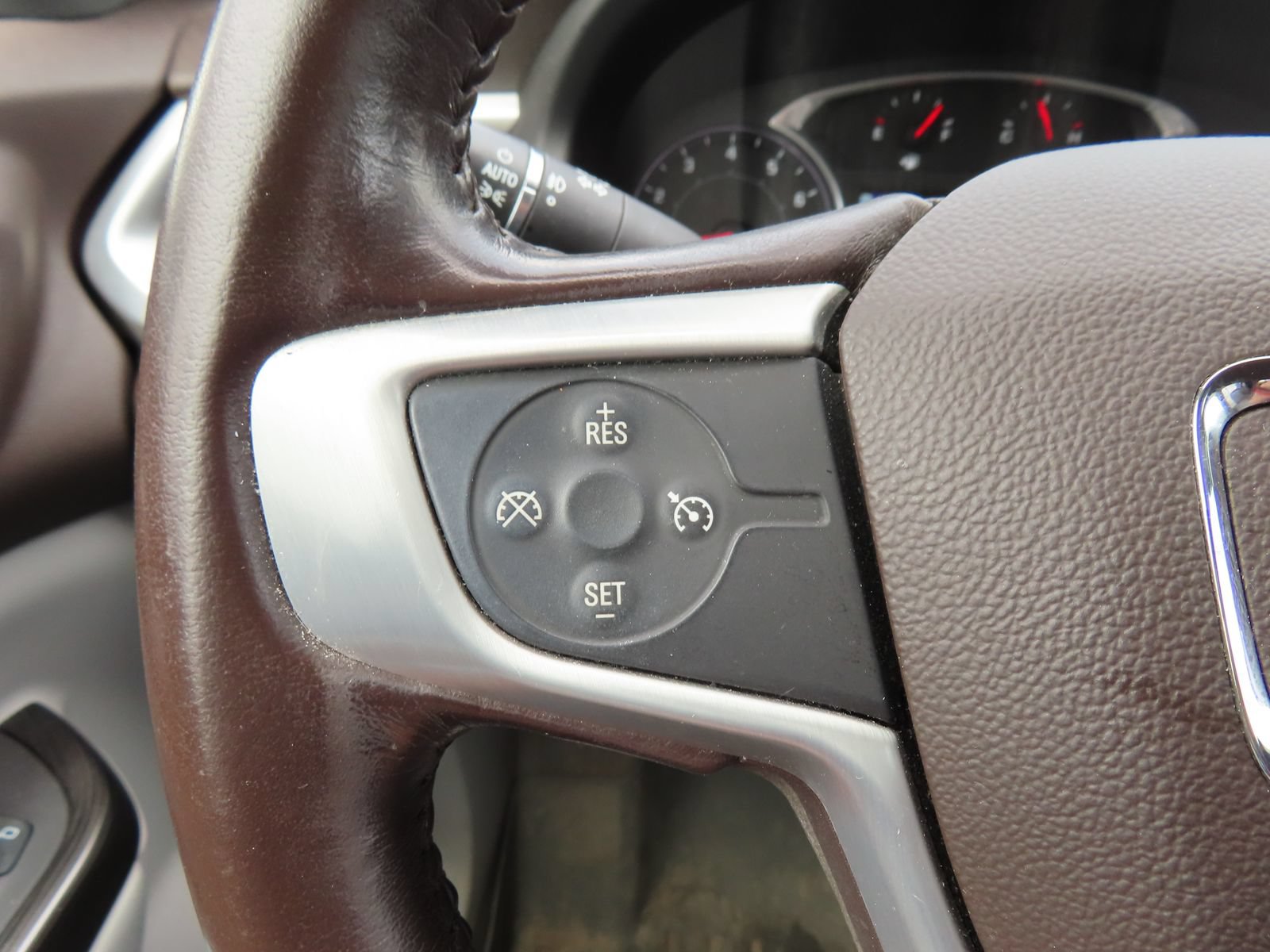 Used 2019 GMC Acadia SLT AWD/4WD image 19