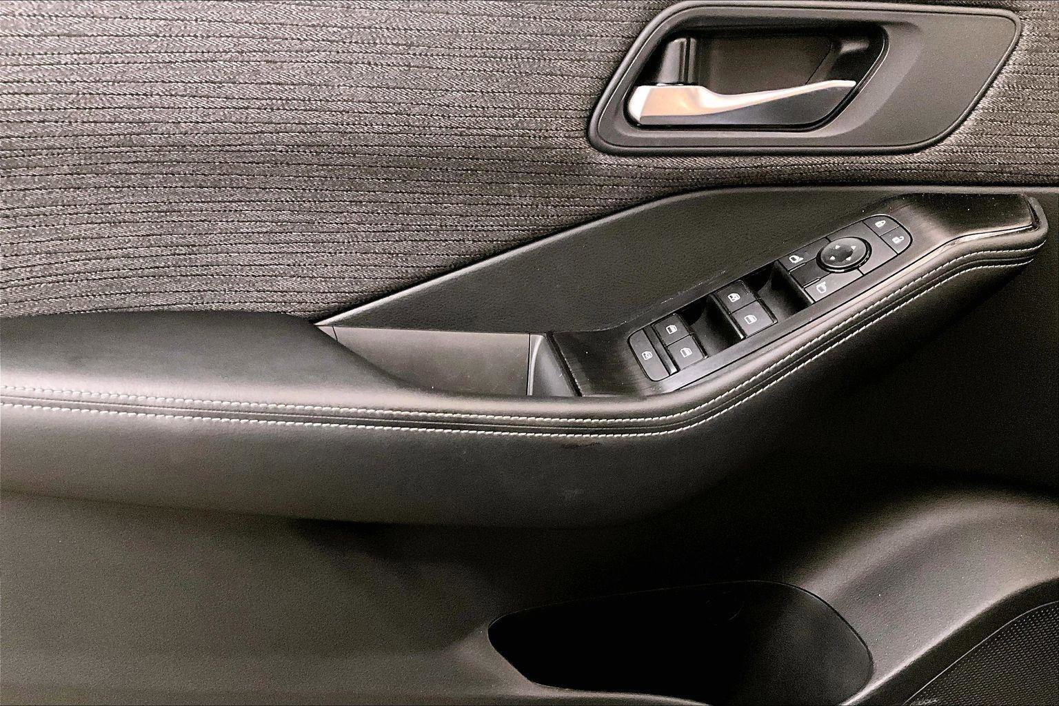 Used 2021 Nissan Rogue SV image 22