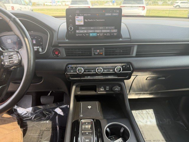 Used 2025 Honda Pilot Black Edition image 19