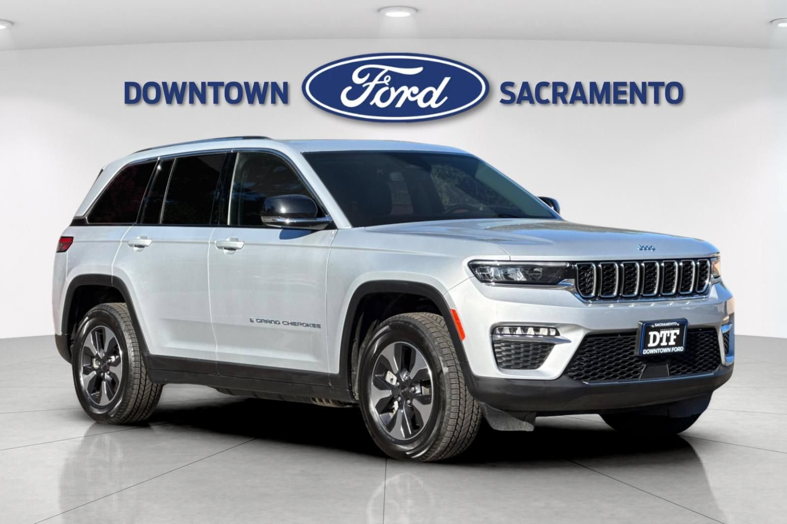 Used 2024 Jeep Grand Cherokee Limited 4xe AWD/4WD image 11