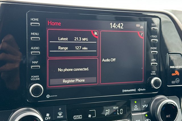 Used 2020 Toyota Highlander LE image 25