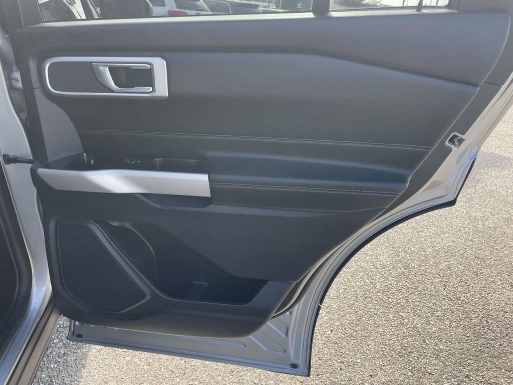 Certified 2023 Ford Explorer XLT image 23