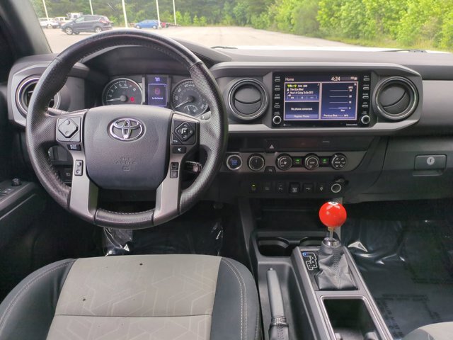 Used 2020 Toyota Tacoma TRD Off-Road w/ Technology Package AWD/4WD image 28