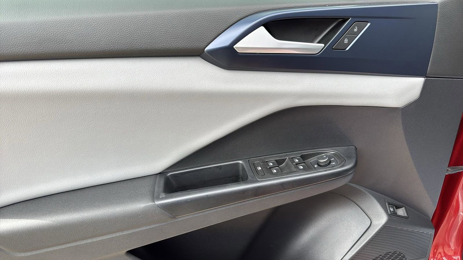 Used 2022 Volkswagen Taos SE image 12