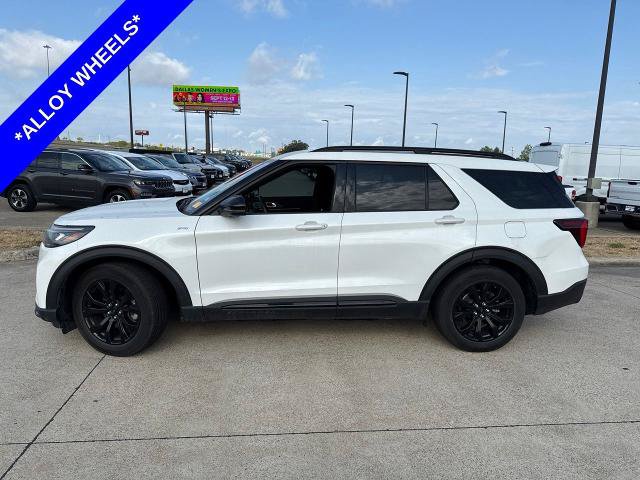 Certified 2025 Ford Explorer ST-Line w/ Premium Package RWD image 3