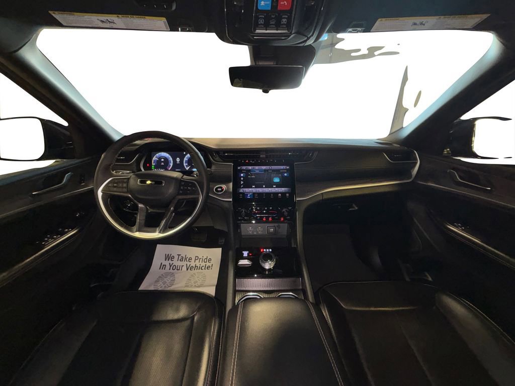 Used 2024 Jeep Grand Cherokee L Limited w/ Luxury Tech Group II image 18