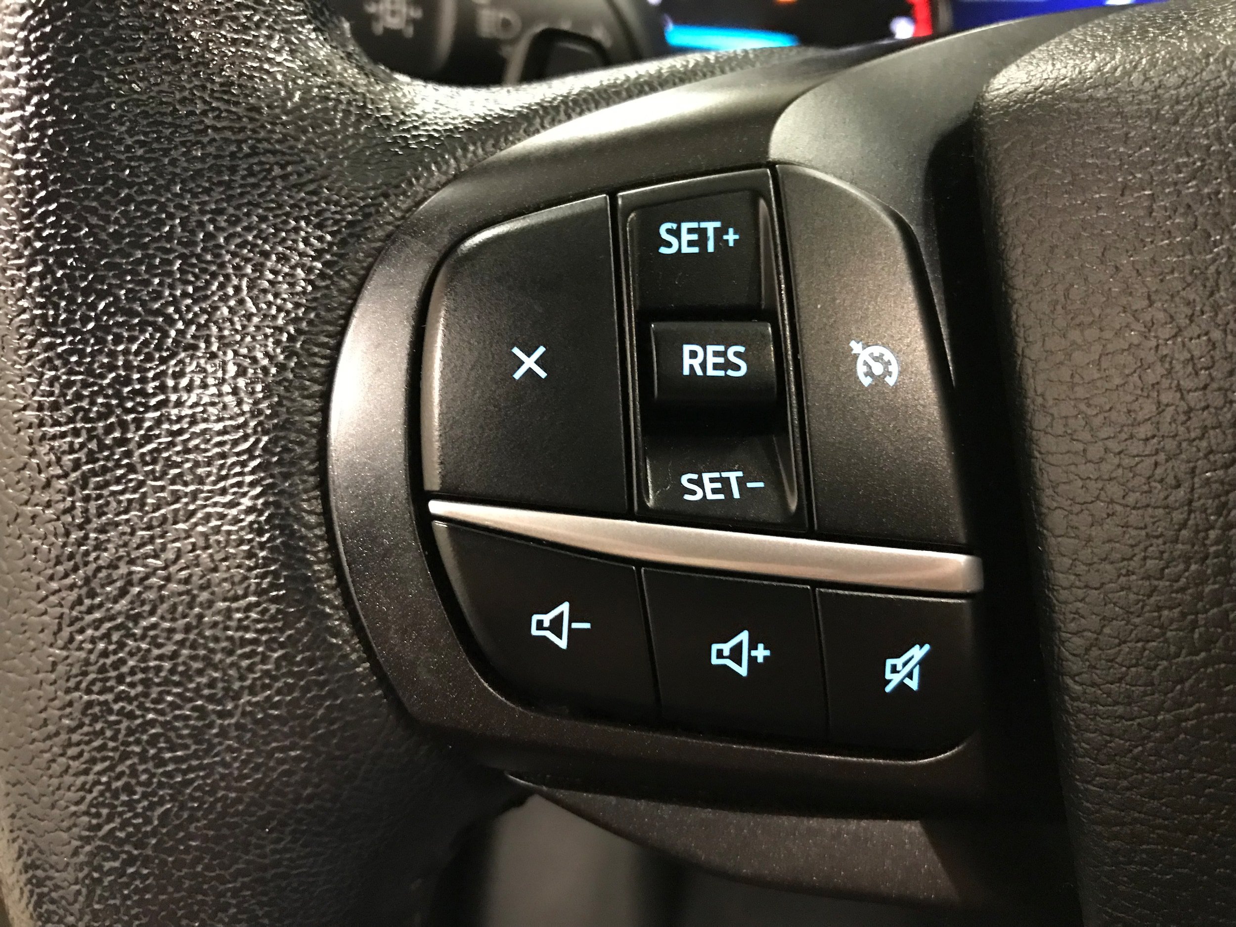 Certified 2020 Ford Explorer XLT w/ Equipment Group 202A AWD/4WD image 20