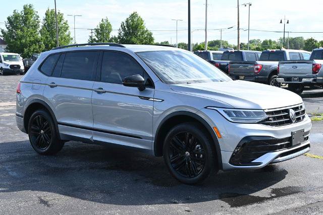 Used 2022 Volkswagen Tiguan SE R-Line AWD/4WD image 7