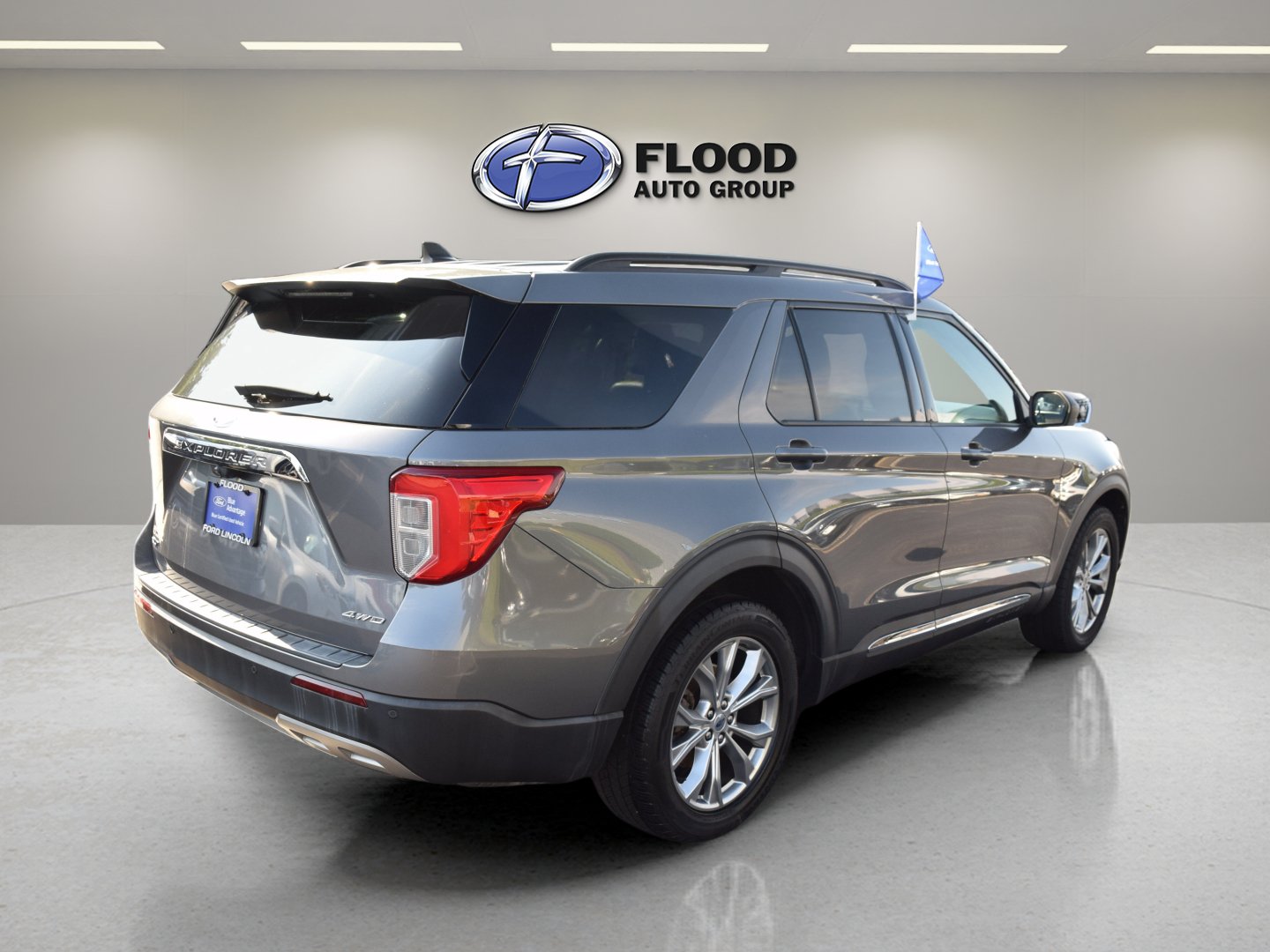 Certified 2021 Ford Explorer XLT w/ Equipment Group 202A AWD/4WD image 4