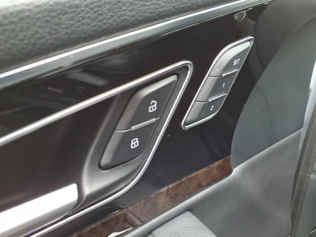Used 2018 Audi Q7 3.0T Prestige AWD/4WD image 15