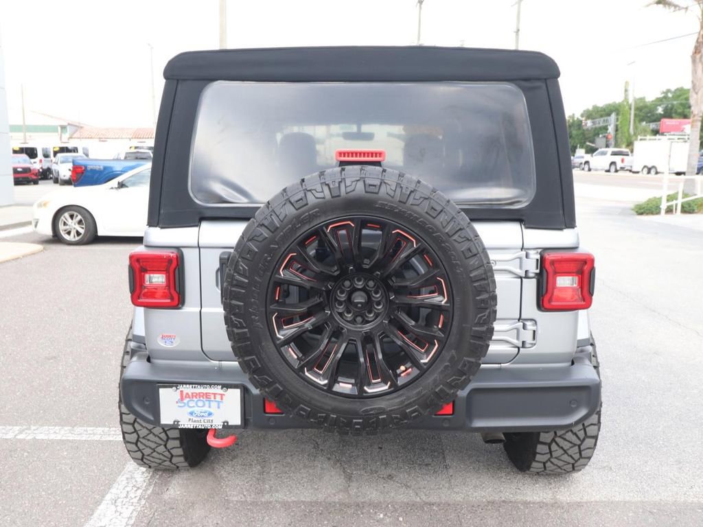Used 2021 Jeep Wrangler Unlimited Sahara AWD/4WD image 4