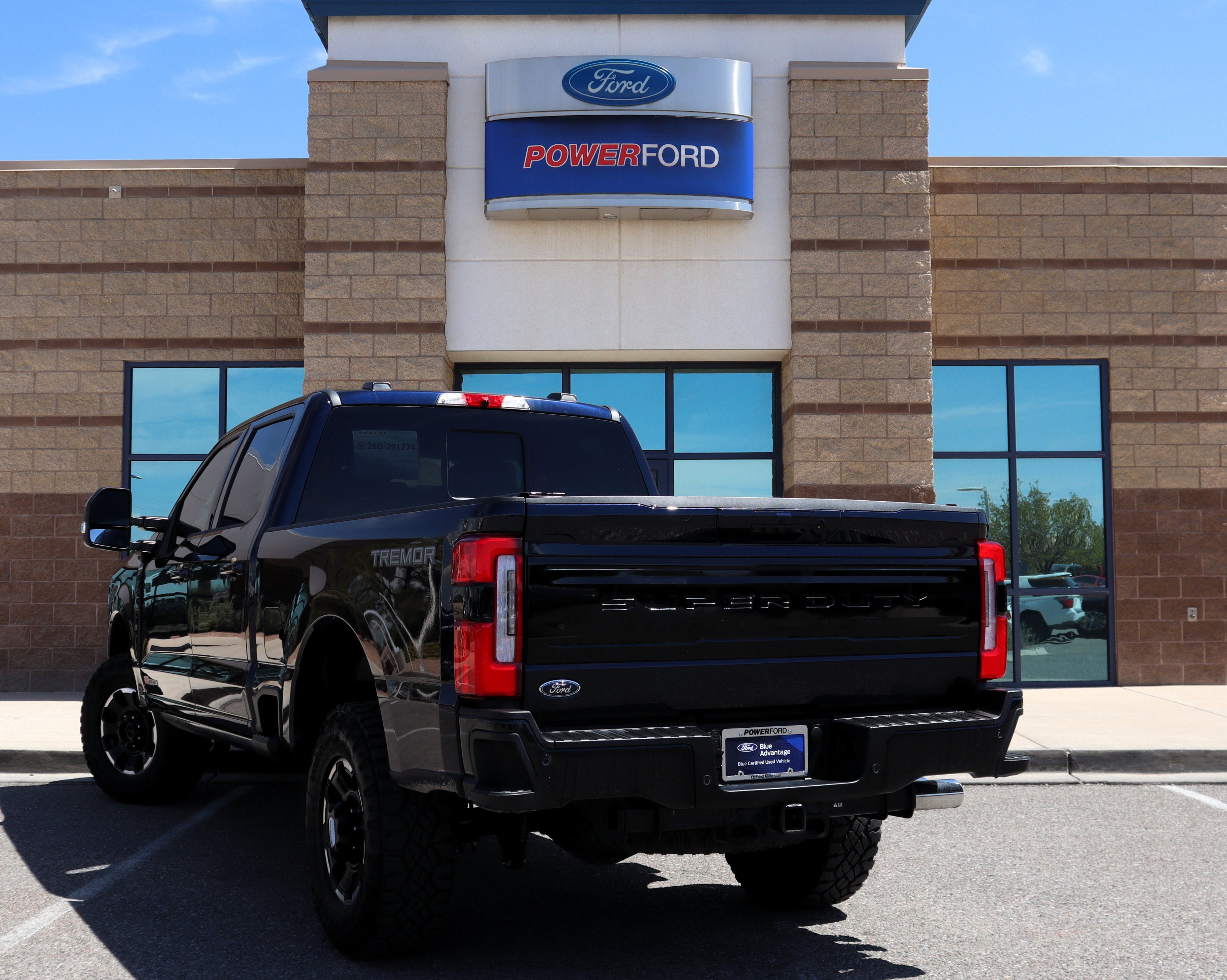 Certified 2025 Ford F250 Platinum w/ Tremor Off-Road Package AWD/4WD image 8