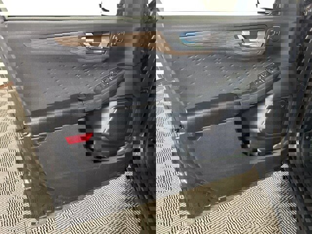 Certified 2020 Ford Escape Titanium w/ Titanium Premium Package 2.0 image 8