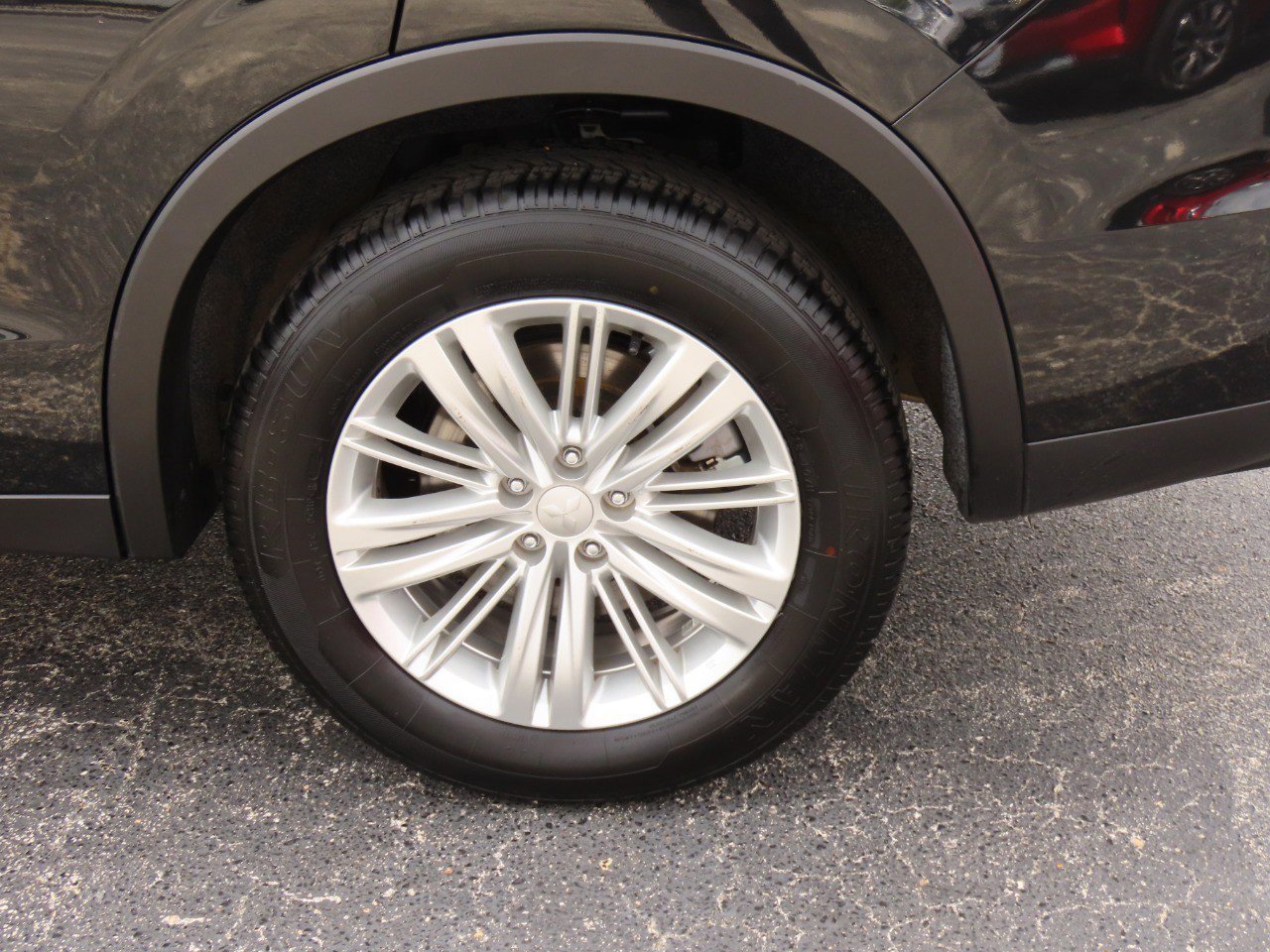 Used 2024 Mitsubishi Outlander ES image 17