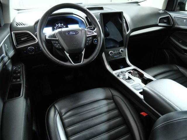 Certified 2024 Ford Edge SEL w/ Convenience Package AWD/4WD image 2