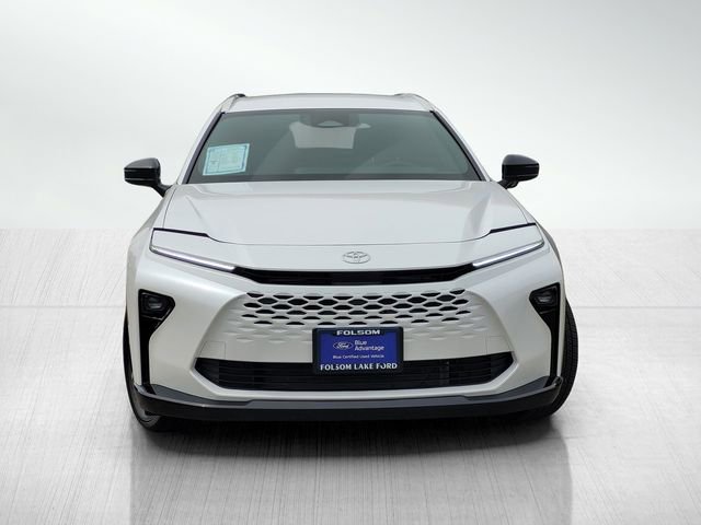 Used 2025 Toyota Crown Signia image 2