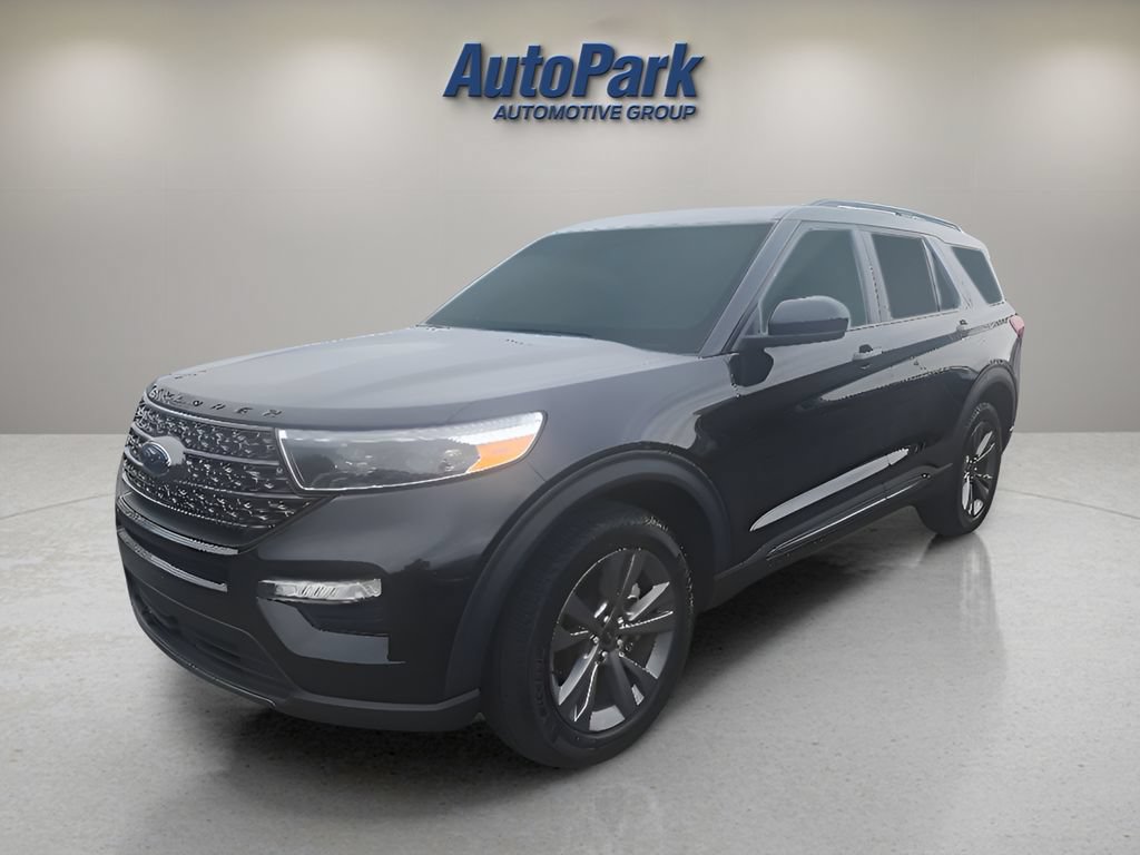 Certified 2024 Ford Explorer XLT w/ Equipment Group 202A AWD/4WD image 3