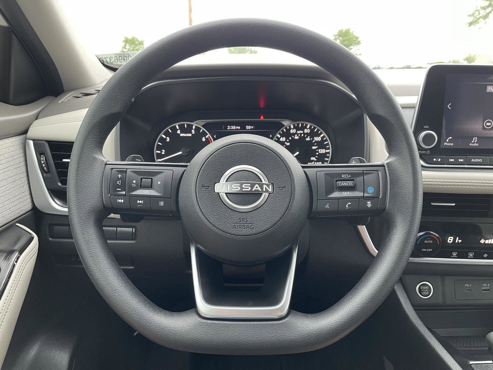 Used 2023 Nissan Rogue SV AWD/4WD image 12