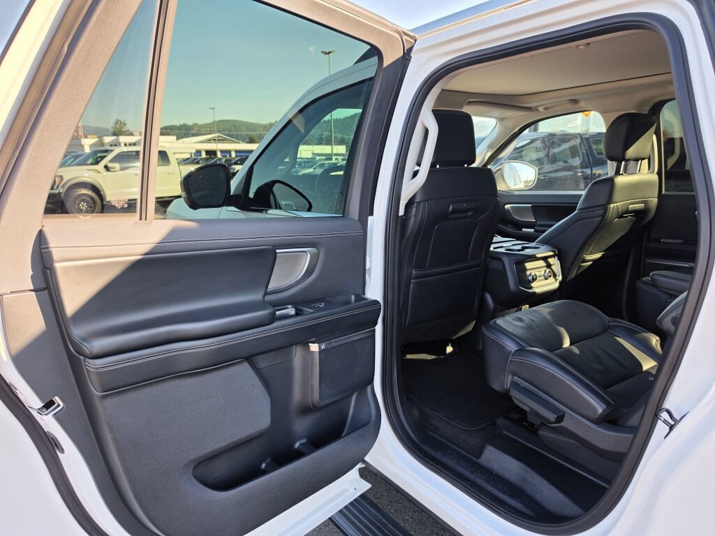 Certified 2025 Ford Expedition Max Platinum AWD/4WD image 11