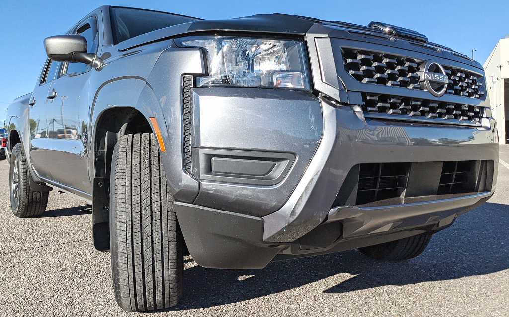 Used 2025 Nissan Frontier SV RWD image 21