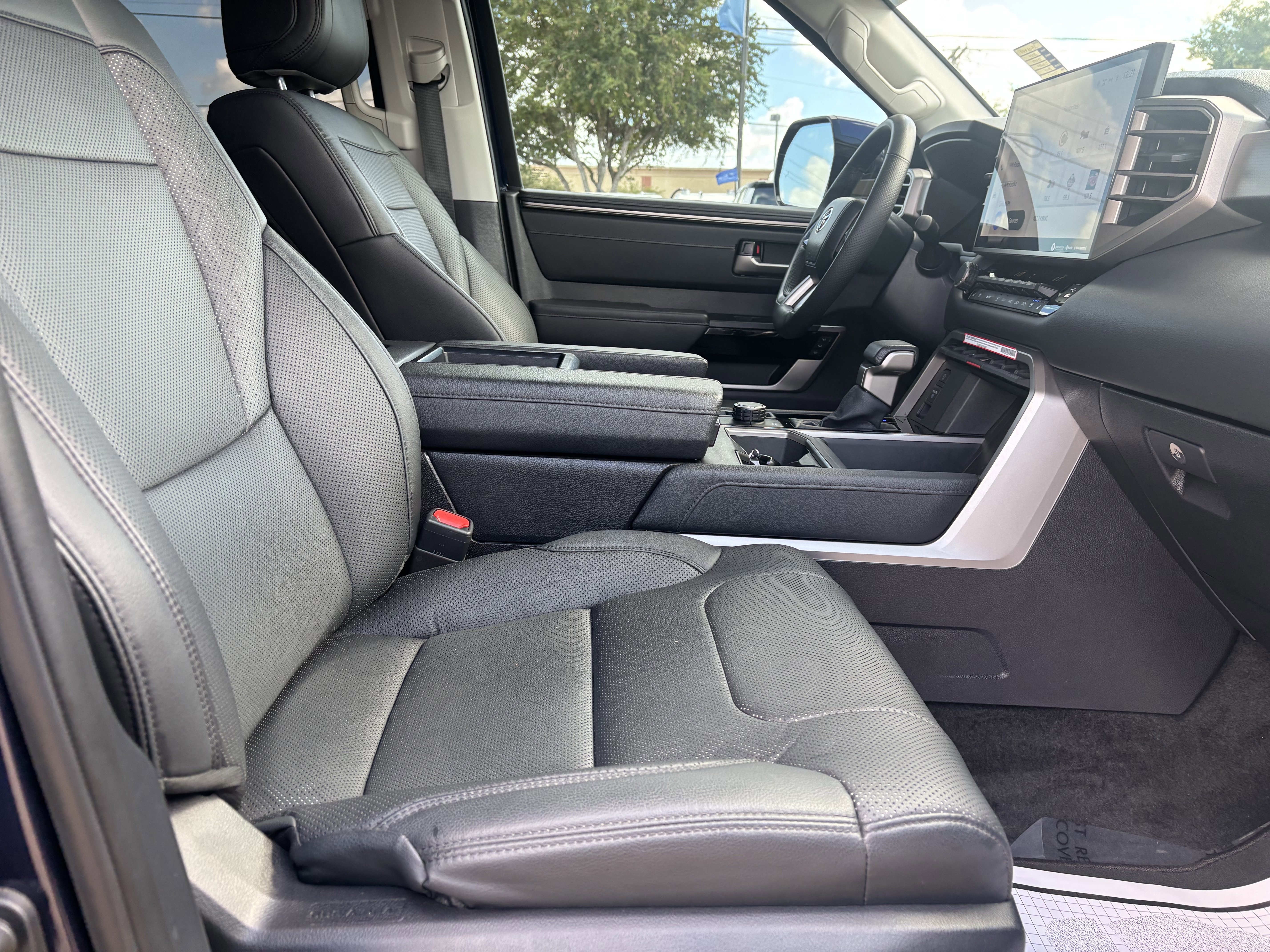 Used 2024 Toyota Tundra Limited image 23