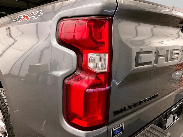 Used 2021 Chevrolet Silverado 1500 Custom w/ LPO, Dark Essentials Package AWD/4WD image 28