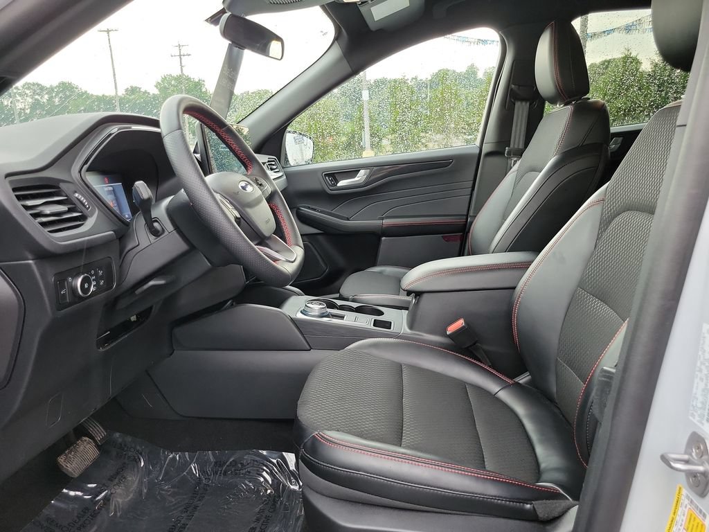 Certified 2025 Ford Escape ST-Line Select w/ Tech Pack #1 AWD/4WD image 8