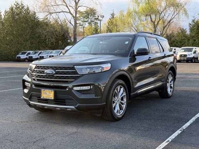 Certified 2022 Ford Explorer XLT w/ Equipment Group 202A AWD/4WD image 2
