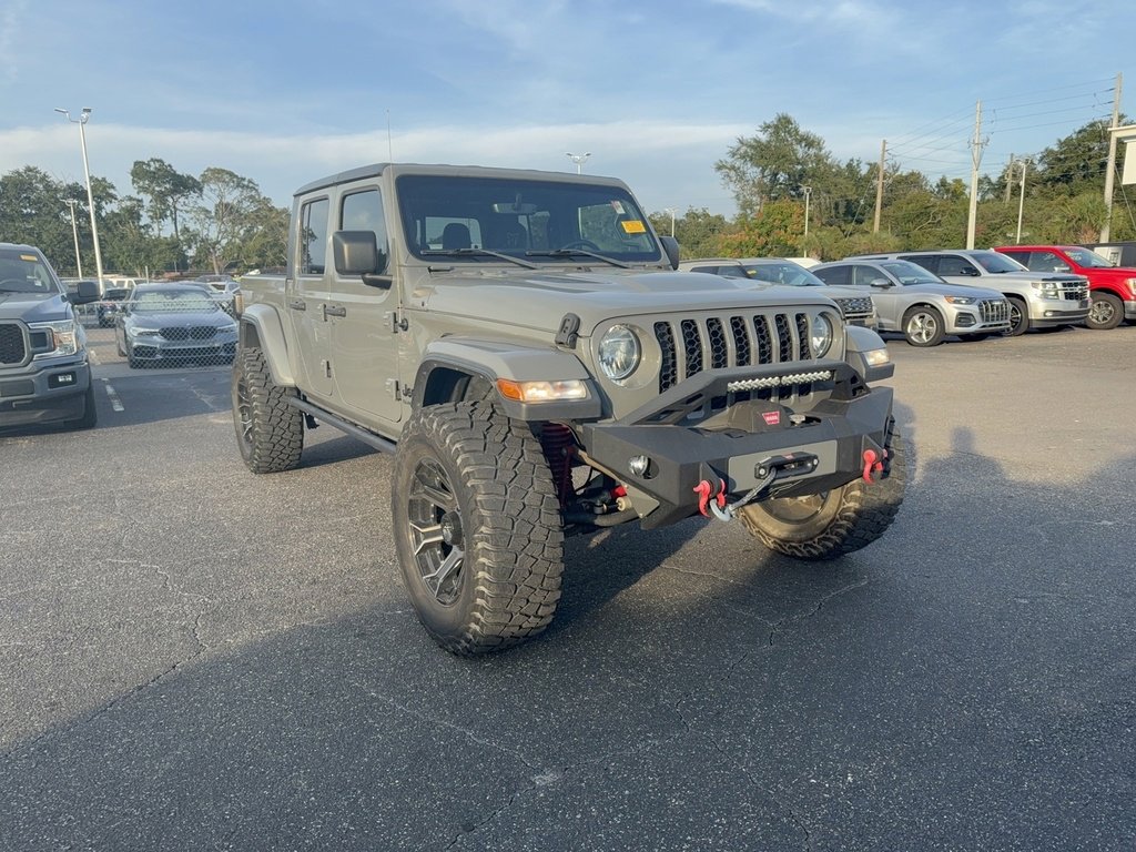 Used 2021 Jeep Gladiator Sport image 3