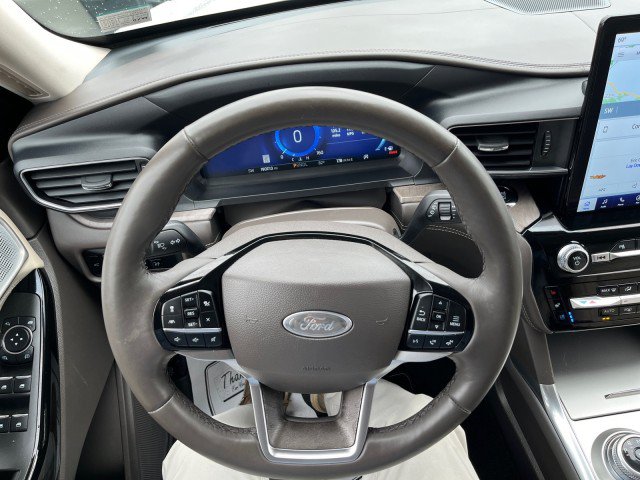 Certified 2024 Ford Explorer Platinum w/ Technology Package AWD/4WD image 25