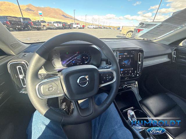 Used 2024 Volvo XC40 B5 Ultimate w/ Protection Package Premier image 15