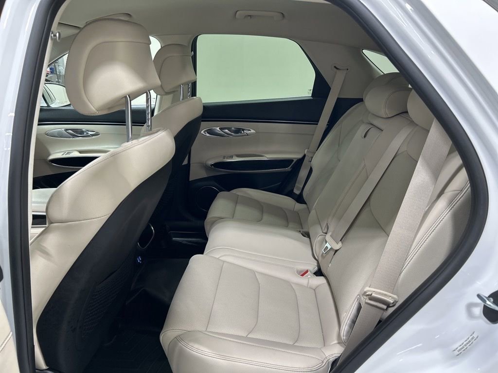 Used 2022 Genesis GV70 2.5T image 23