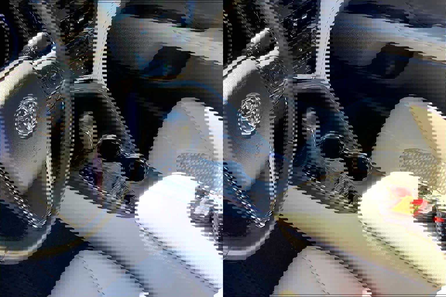 Used 2023 Toyota Camry SE image 16