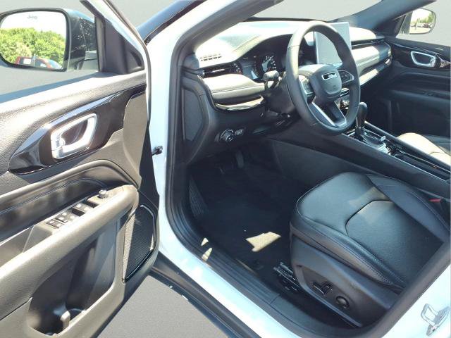 Used 2026 Jeep Compass Limited AWD/4WD image 9