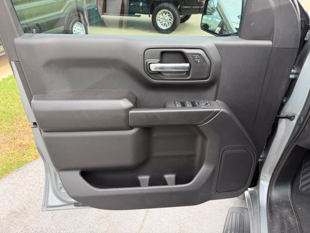 Used 2025 Chevrolet Silverado 1500 Custom AWD/4WD image 9