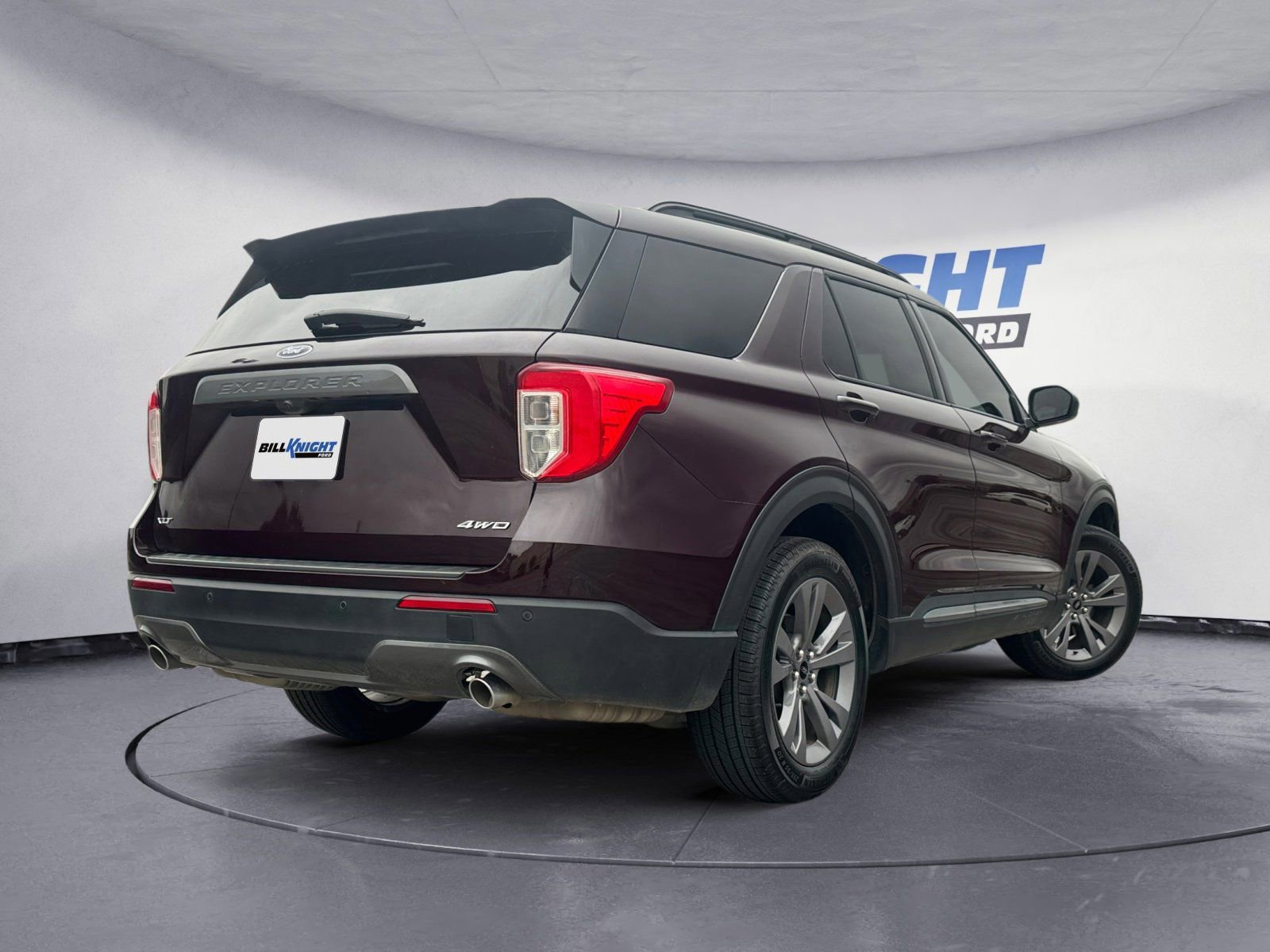 Certified 2023 Ford Explorer XLT w/ Equipment Group 202A image 5