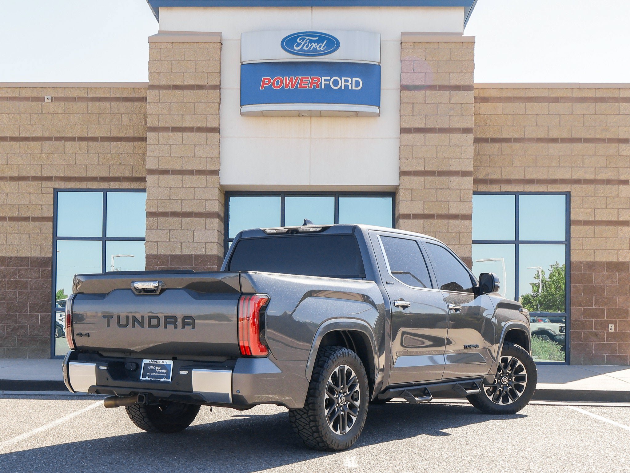 Used 2023 Toyota Tundra Limited AWD/4WD image 6