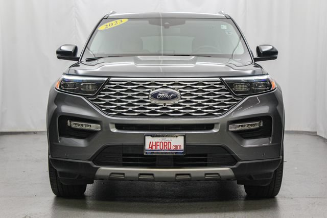 Certified 2023 Ford Explorer Platinum w/ Technology Package AWD/4WD image 3