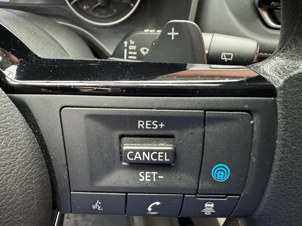 Used 2023 Nissan Rogue SV AWD/4WD image 15