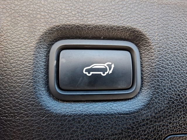 Used 2023 Hyundai Santa Fe SEL w/ Premium Package image 30