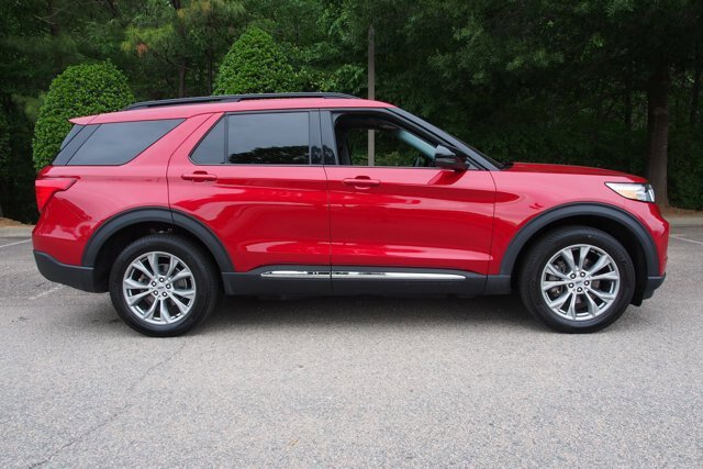 Certified 2024 Ford Explorer XLT w/ Equipment Group 202A AWD/4WD image 8