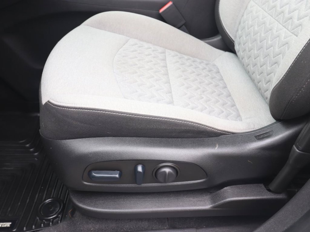 Used 2023 Chevrolet Equinox LT FWD image 18