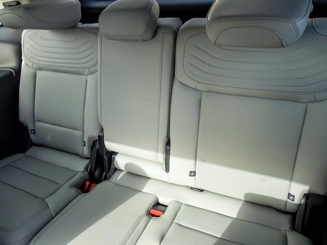 Certified 2025 Ford Expedition Platinum w/ Platinum Ultimate Package image 19