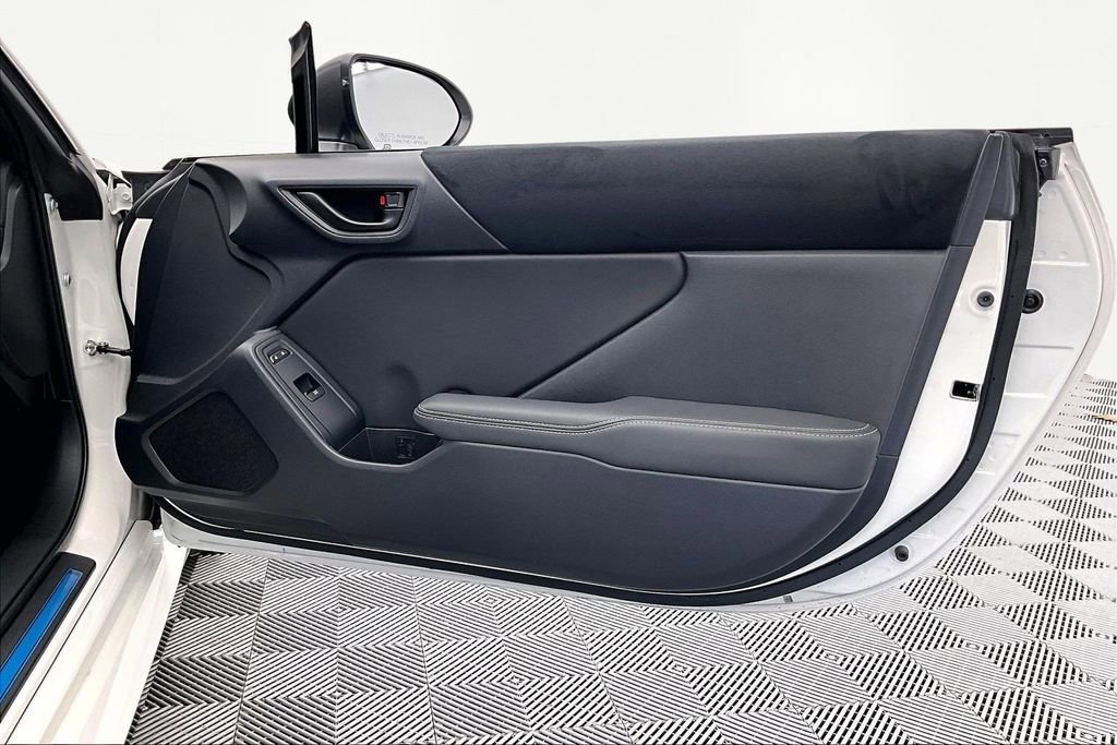 Used 2024 Toyota GR86 Premium image 23