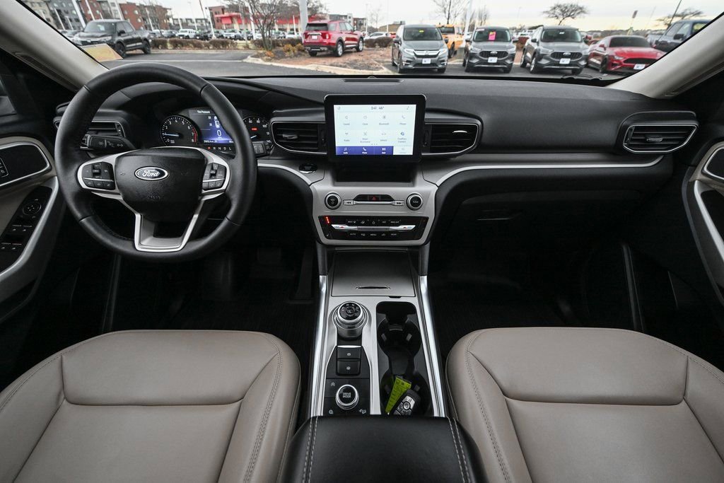 Certified 2023 Ford Explorer XLT w/ Equipment Group 202A image 34