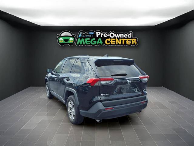 Used 2025 Toyota RAV4 XLE AWD/4WD image 4